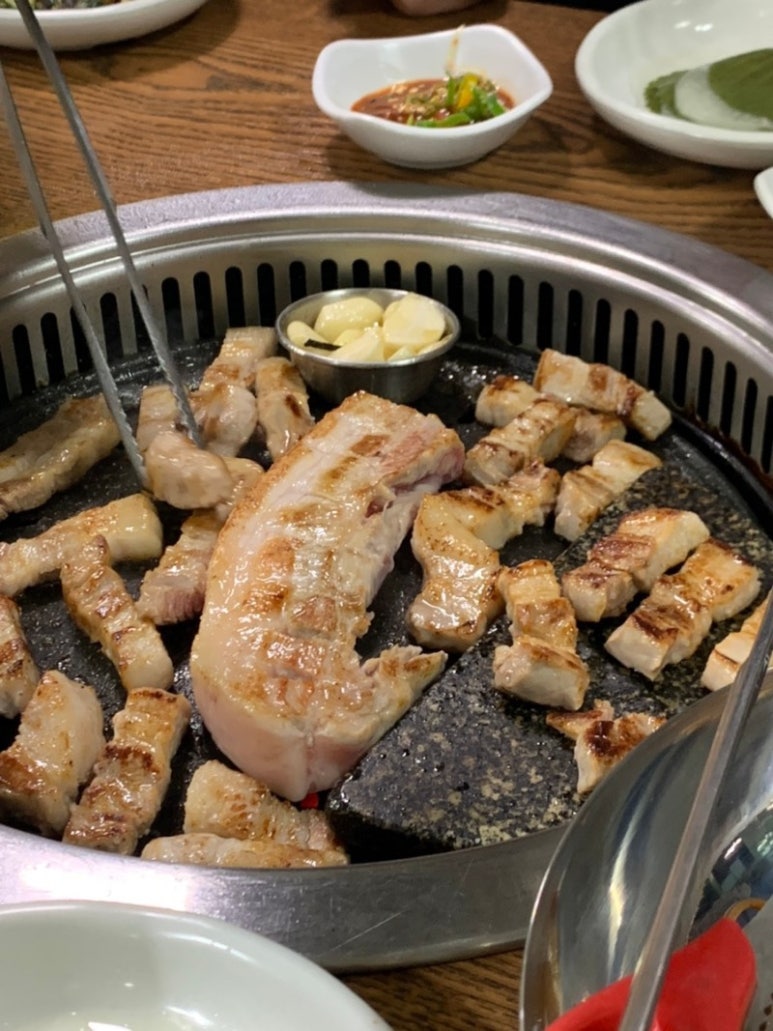 꿀돼지한상 이미지