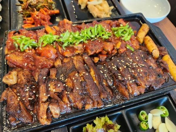 원조보쌈 이미지