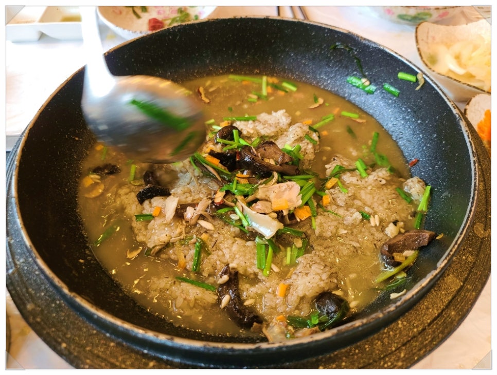 황제능이버섯백숙 이미지