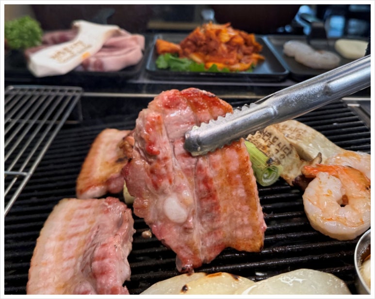 다정한 식당 이미지