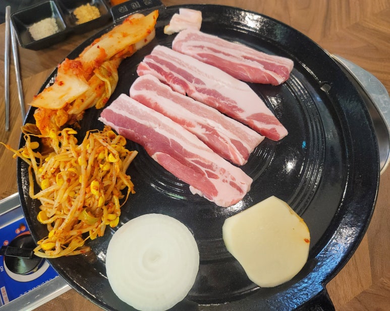 88솥뚜껑삼겹살 이미지