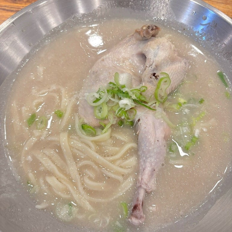 방울이칼국수 이미지