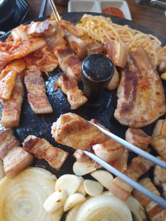 솥뚜껑삼겹살 이미지