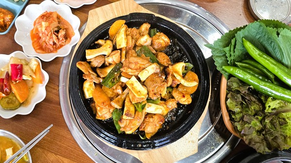 불꽃참숯닭갈비 이미지