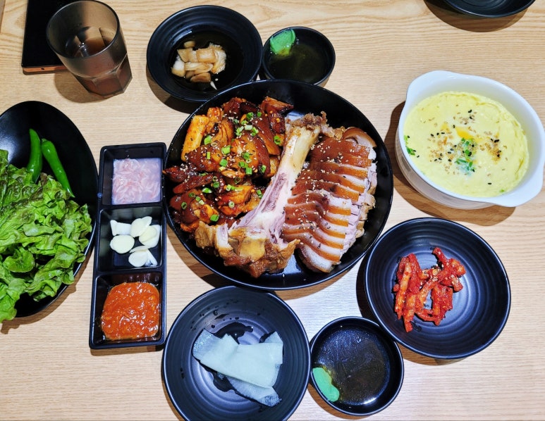 팔사족발 이미지