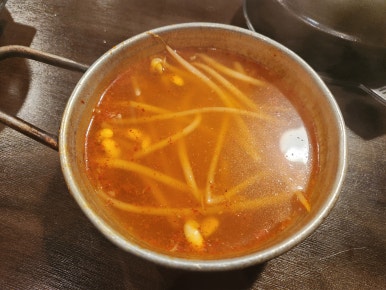 밤새우는닭 이미지