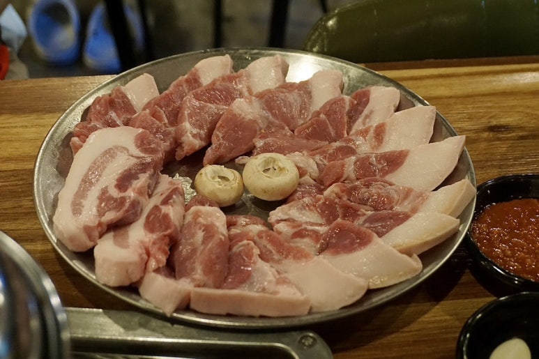 빼돌린숯불뒷고기 이미지
