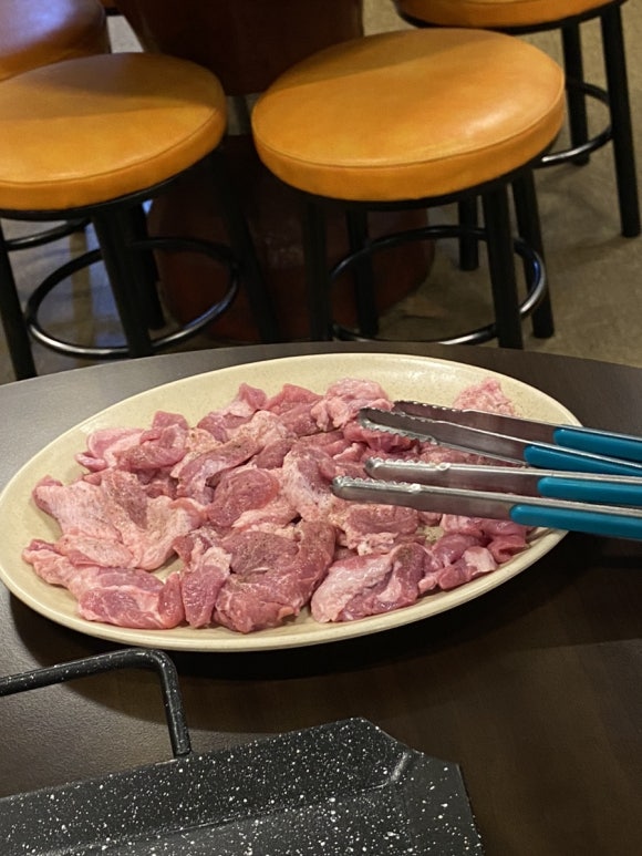 뭉티기뒷고기 이미지