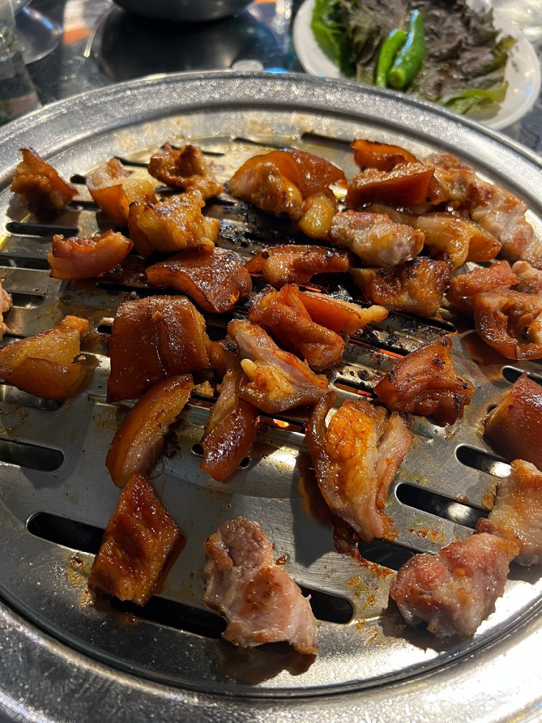 빨간돼지꼬리 이미지