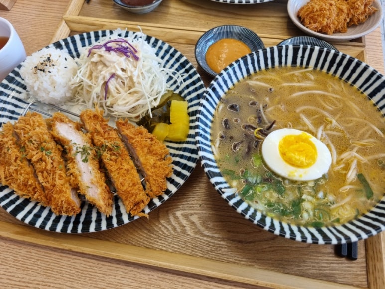 최고당돈가스 신방화역점 사진 8