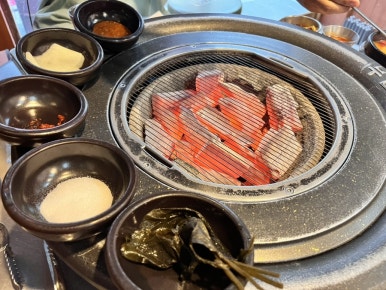 원조부안집남성 이미지