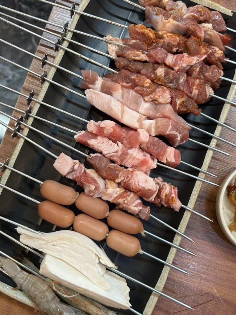 먹고보자무한리필양꼬치 이미지