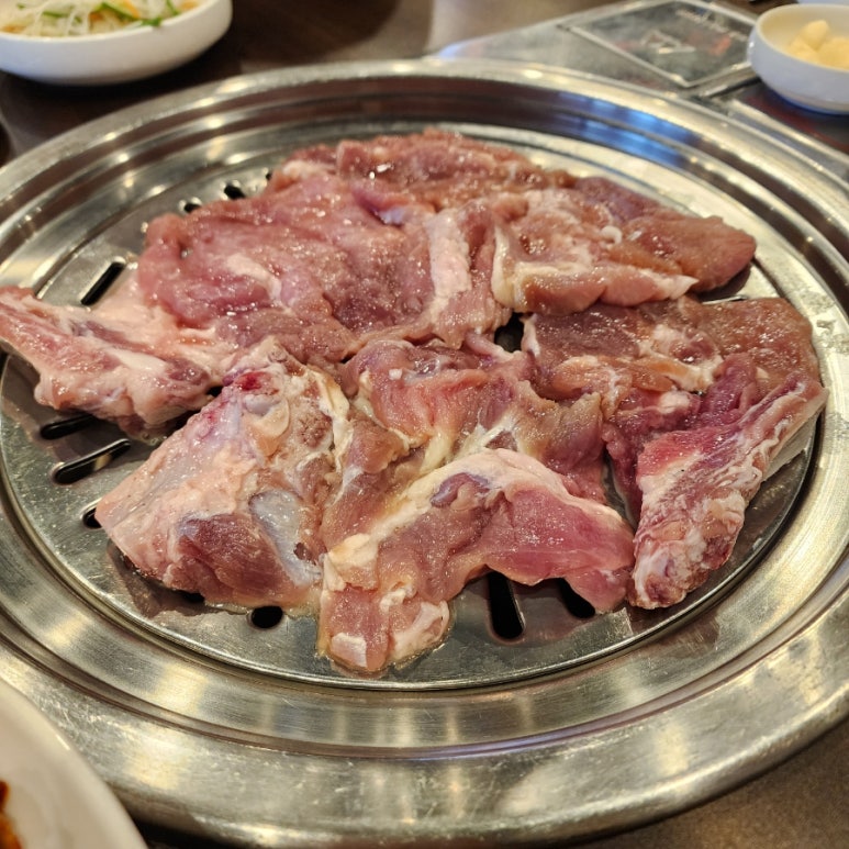 돌숯불갈비식당 이미지