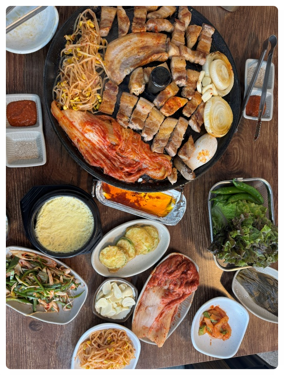 본가솥뚜껑삼겹살 이미지