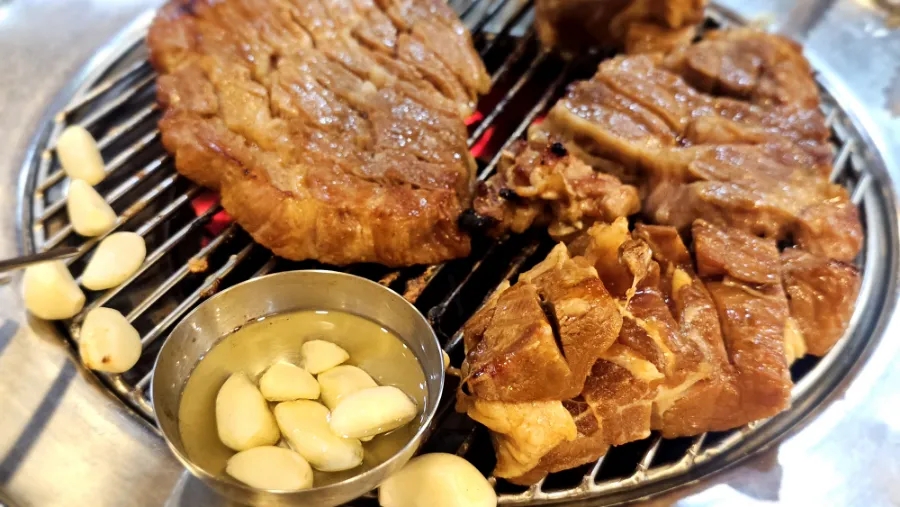 흥부골숯불돼지갈비 이미지
