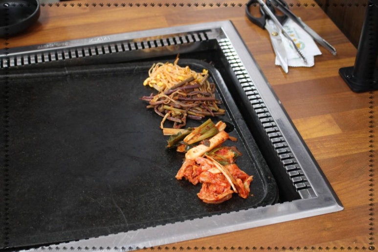 돌판생삼겹 이미지