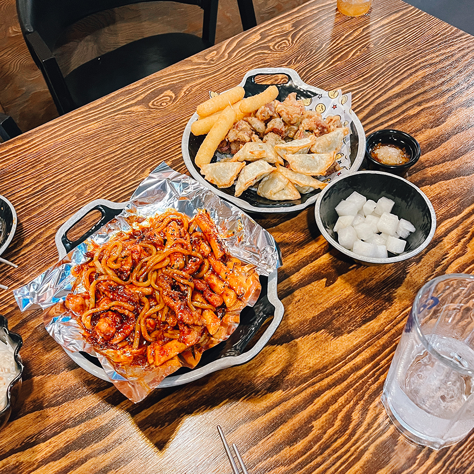 대롱이숯불두마리치킨 이미지