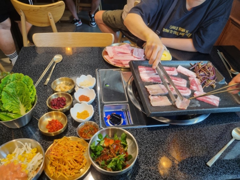 우리동네냉삼겹 이미지