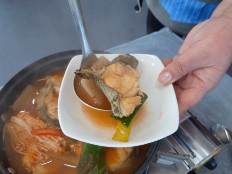 본전횟집 이미지