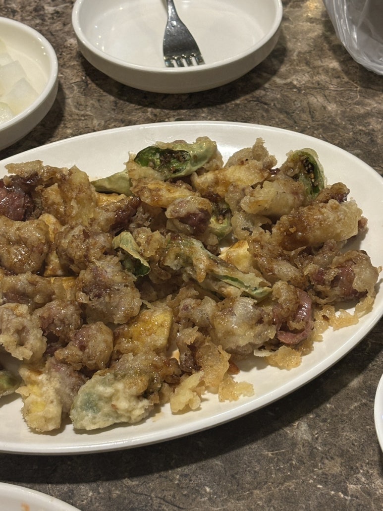 쌔떼치킨 이미지