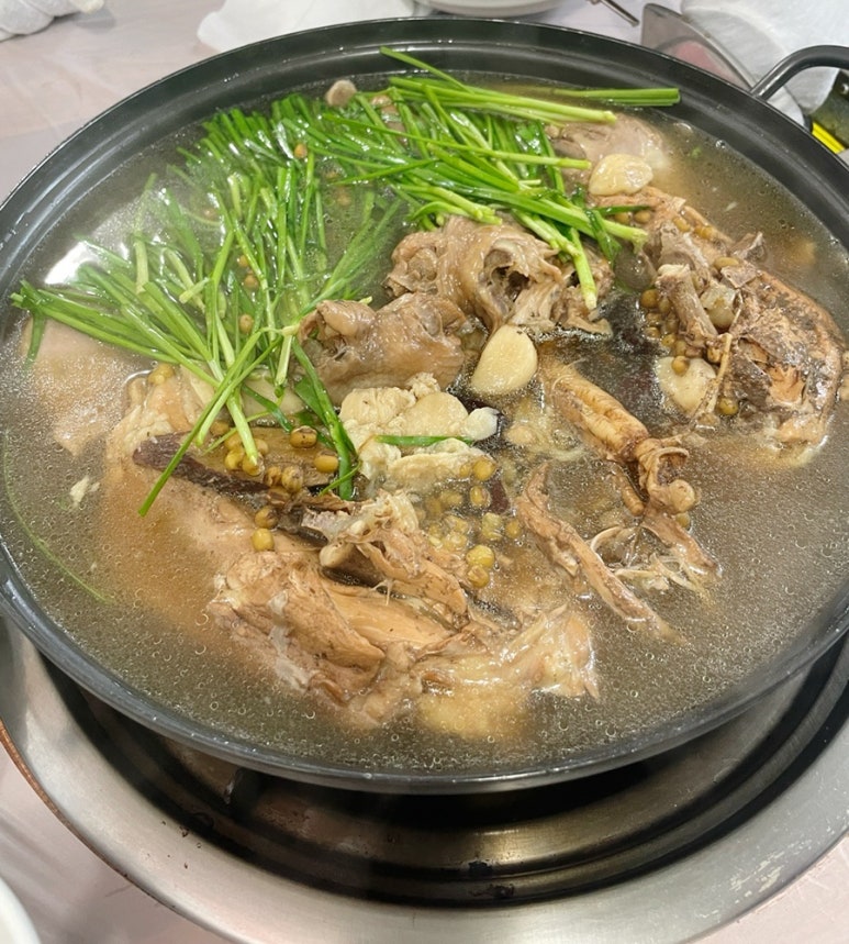 신토불이옻닭 이미지