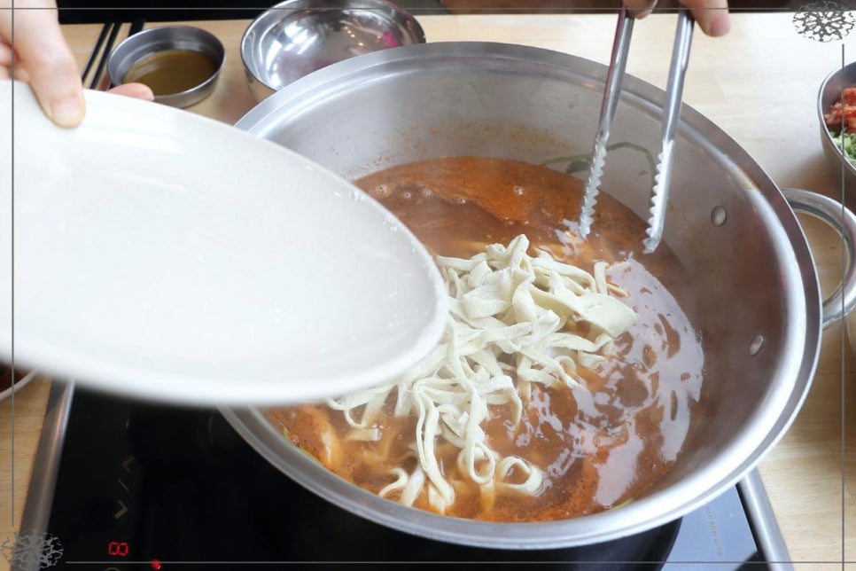 착한손샤브칼국수 이미지