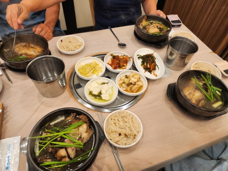 참일능이백숙 이미지