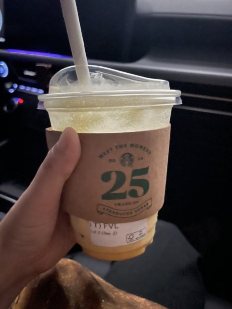 일루스터테이블 이미지