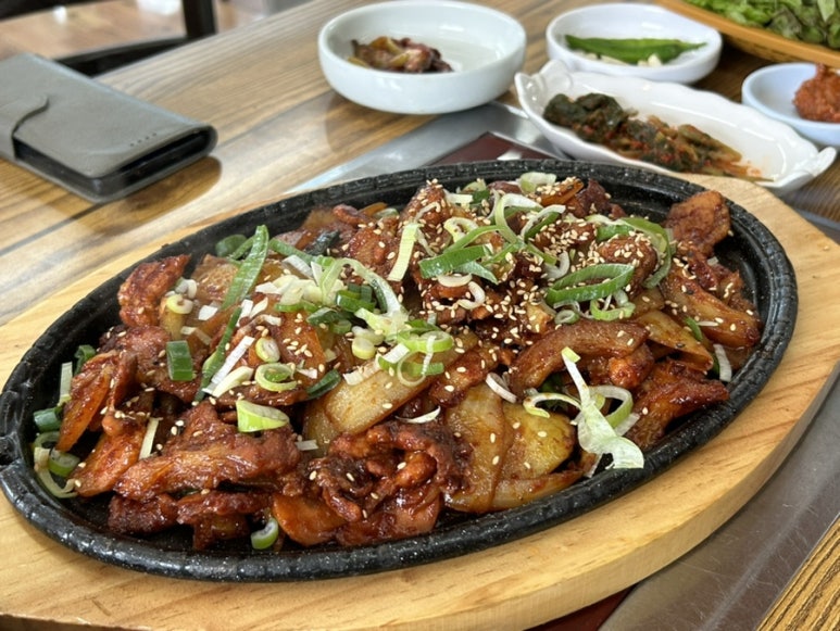 제육볶이 이미지