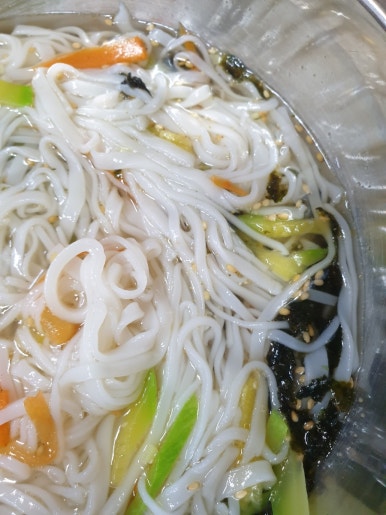 호로록건진국수 이미지