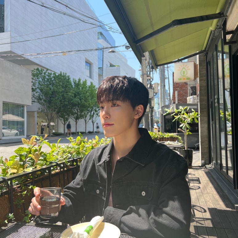 초록의계절 이미지