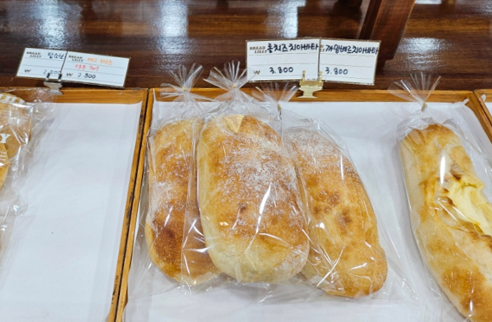 브레드릴리(Bread Lilly) 이미지