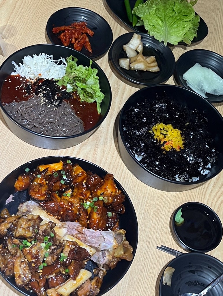 팔사족발 이미지