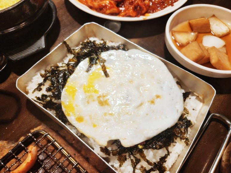 밤새우는닭 이미지