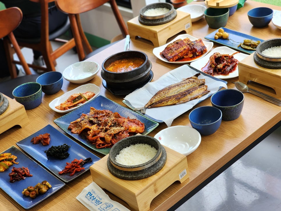 엄마네 돌솥밥 이미지