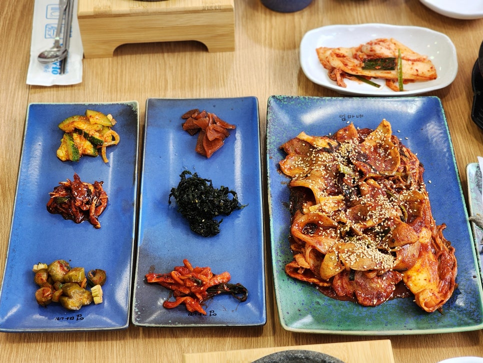엄마네 돌솥밥 이미지