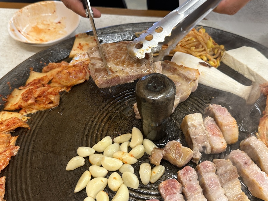 싹쓰리솥뚜껑 김치삼겹살 민락1지구점 이미지