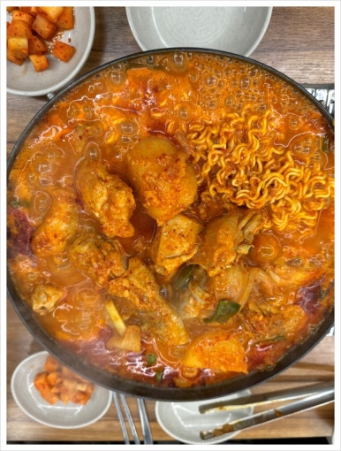 풍년닭도리탕 신촌직영점 이미지