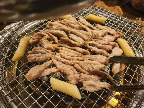 밤새우는닭 이미지