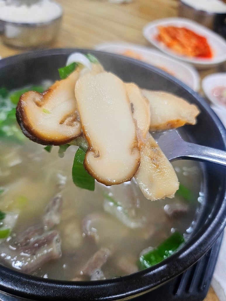 송이돼지국밥 이미지