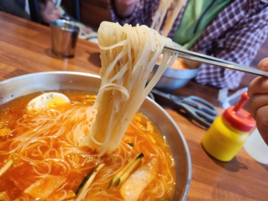 영도빨간등대밀면 이미지