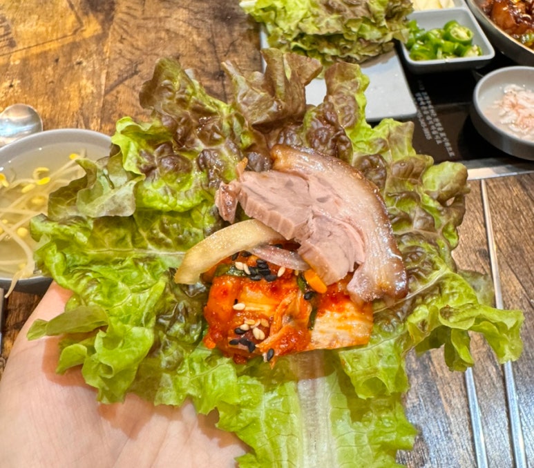 돈토지왕족발 이미지