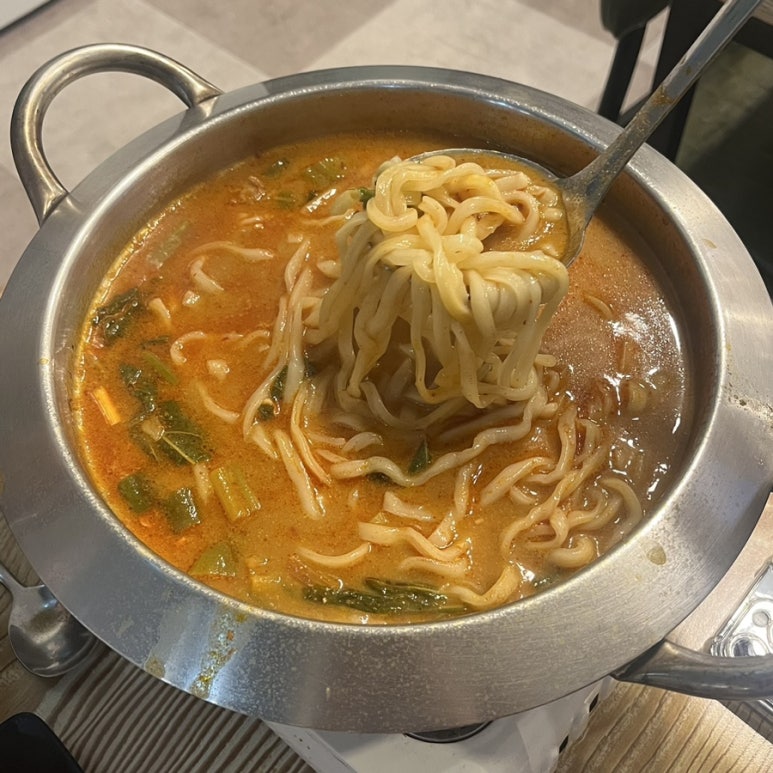 꽃우물냉면 이미지