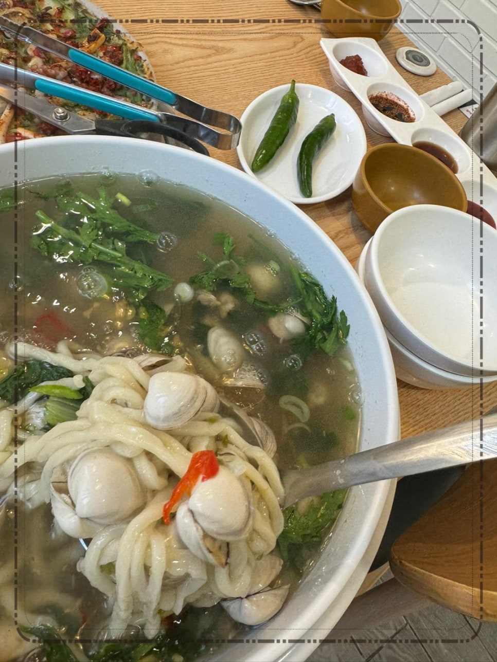 동동칼국수 이미지