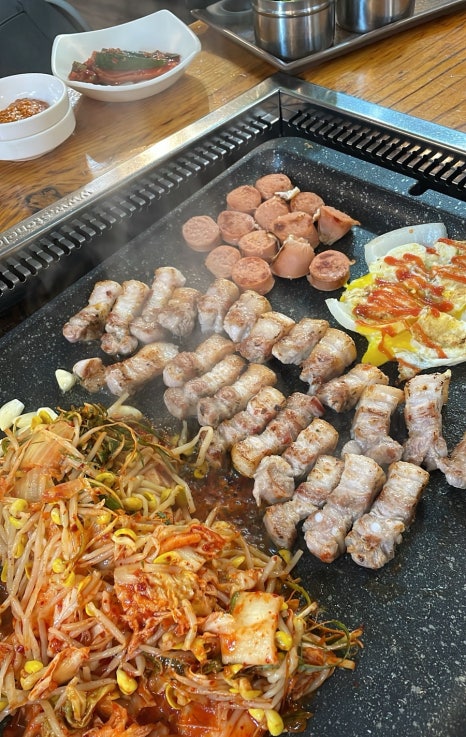통통돌판생삼겹살 이미지
