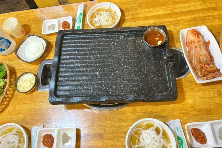 설가네촌돼지 이미지