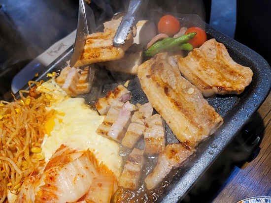 꿀삼겹 이미지