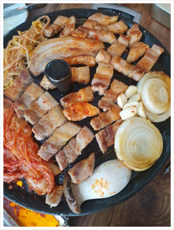 솥뚜껑삼겹살 이미지