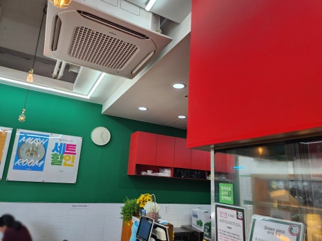 투고샐러드 수원경희대점 사진 8