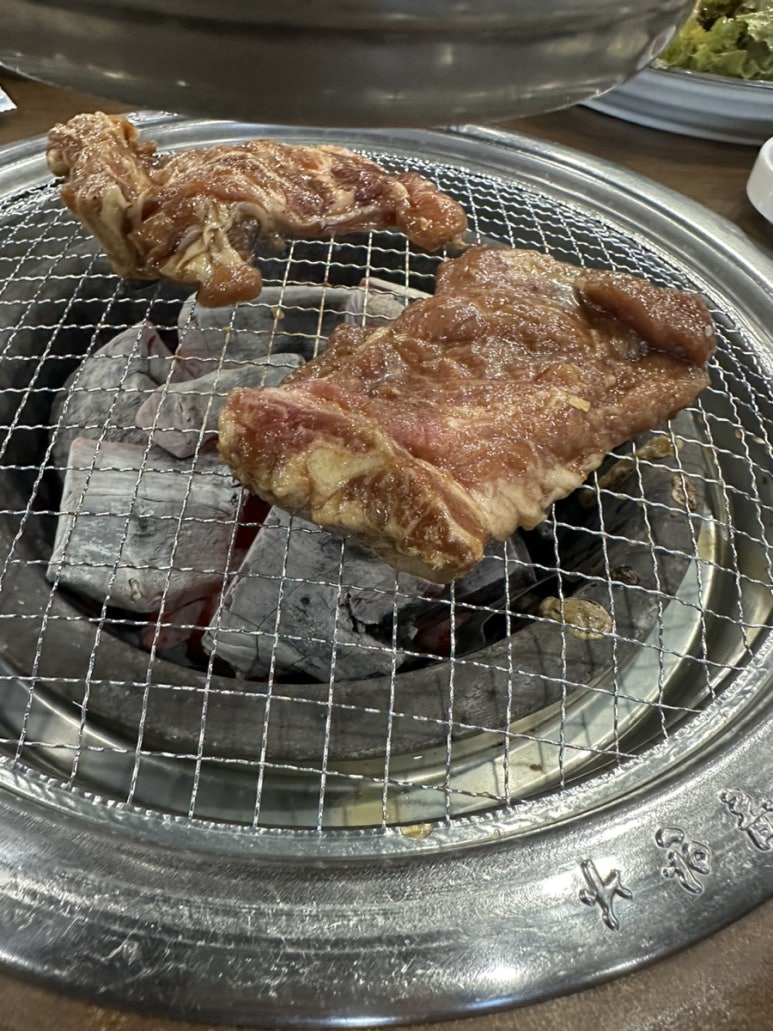 한우랑돼지랑 이미지